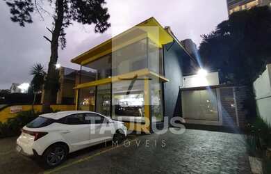 Imagem: O depósito possui 5 Vagas na garagem, 389m² de Área e está