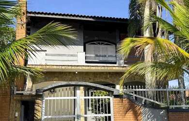 Imagem: A casa possui 5 Dormitórios, 5 Banheiros, 319m² de Área e