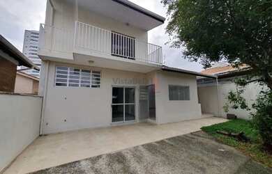 Imagem: A casa em condomínio possui 1 Dormitório, 2 Banheiros, 4 Vagas