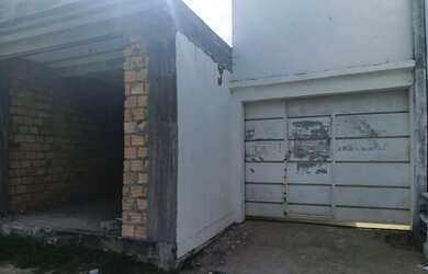 Imagem: A casa em condomínio possui 2 Dormitórios, 1 Banheiro, 3 Vagas