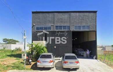 Imagem: O depósito possui 3 Vagas na garagem, 296m² de Área e está