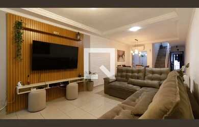 Imagem: A casa possui 3 Dormitórios, 4 Banheiros, 4 Vagas na garagem