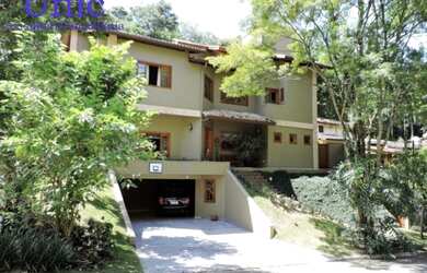 Imagem: A casa em condomínio possui 4 Dormitórios, 5 Banheiros, 4