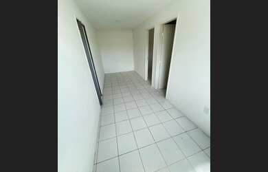 Imagem: A casa possui 3 Dormitórios, 1 Banheiro, 1 Vaga na garagem