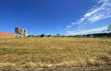 Imagem: O terreno possui 285m² de Área e está localizado em Loteamento