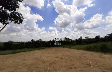 Imagem: O terreno possui 47.007m² de Área e está localizado em Zona