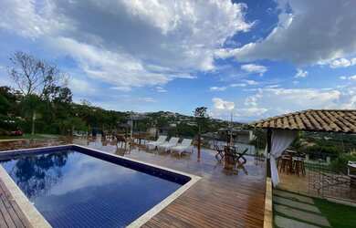 Imagem: A casa em condomínio possui 5 Dormitórios, 5 Banheiros, 5