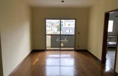 Imagem: O apartamento possui 3 Dormitórios, 1 Banheiro, 2 Vagas na