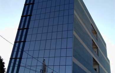 Imagem: O depósito possui 5 Vagas na garagem, 2.236m² de Área e