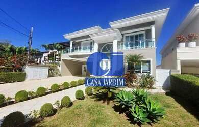 Imagem: A casa em condomínio possui 4 Dormitórios, 5 Banheiros, 4