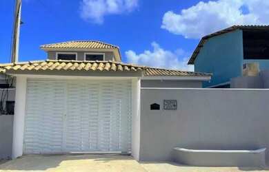 Imagem: A casa possui 2 Dormitórios, 2 Banheiros, 2 Vagas na garagem