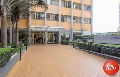 Imagem: O depósito possui 1 Vaga na garagem e 210m² de Área e está