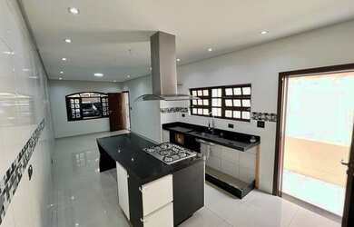 Imagem 10: Casa para venda tem 133 metros quadrados com 3 quartos em Tupi - Praia...