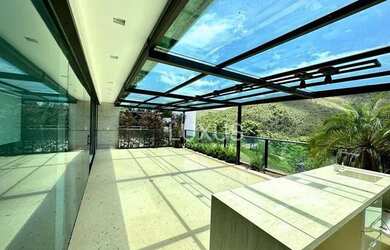 Imagem: O apartamento possui 4 Dormitórios, 4 Banheiros, 5 Vagas na