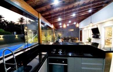 Imagem: A casa em condomínio possui 4 Dormitórios, 3 Banheiros, 2