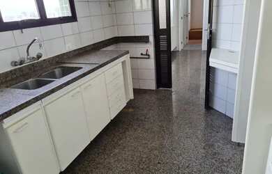 Imagem: O apartamento possui 4 Dormitórios, 5 Banheiros, 4 Vagas na