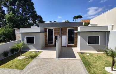 Imagem: A casa em condomínio possui 3 Dormitórios, 1 Banheiro, 2 Vagas