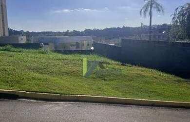 Imagem: O terreno possui 300m² de Área e está localizado em Louveira