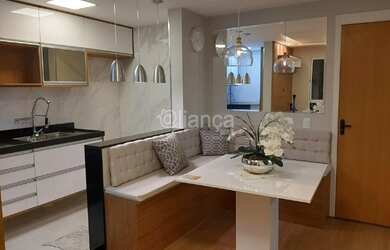 Imagem: O apartamento possui 2 Dormitórios, 1 Banheiro, 1 Vaga na garagem