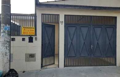 Imagem: A casa possui 2 Dormitórios, 1 Banheiro, 1 Vaga na garagem