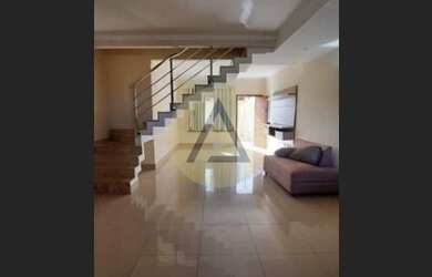 Imagem: A casa possui 3 Dormitórios, 3 Banheiros, 1 Vaga na garagem