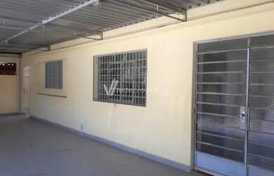 Imagem: A casa possui 3 Dormitórios, 1 Banheiro, 5 Vagas na garagem