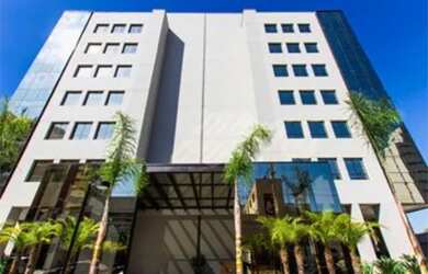 Imagem: O depósito possui 3 Vagas na garagem e 100m² de Área e está