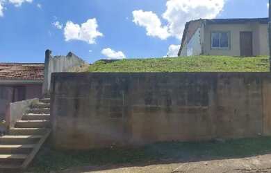 Imagem: A casa possui 2 Dormitórios, 1 Banheiro, 1 Vaga na garagem