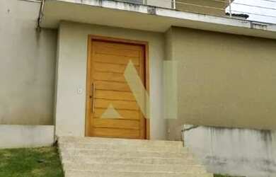 Imagem: A casa em condomínio possui 4 Dormitórios, 5 Banheiros, 5