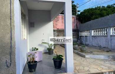 Imagem: A casa possui 2 Dormitórios, 1 Banheiro, 1 Vaga na garagem