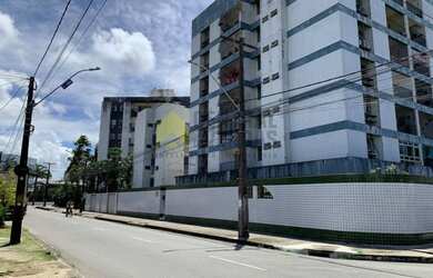 Imagem: O apartamento possui 3 Dormitórios, 1 Banheiro, 1 Vaga na garagem