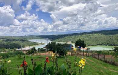 Imagem: A casa em condomínio possui 3 Dormitórios, 2 Banheiros, 5