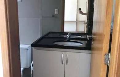 Imagem: O apartamento possui 1 Dormitório, 1 Banheiro, 1 Vaga na garagem