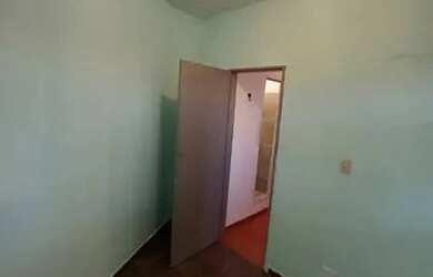 Imagem: A casa possui 1 Dormitório, 1 Banheiro e está localizado