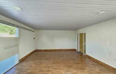 Imagem: A casa possui 3 Dormitórios, 3 Banheiros, 1 Vaga na garagem