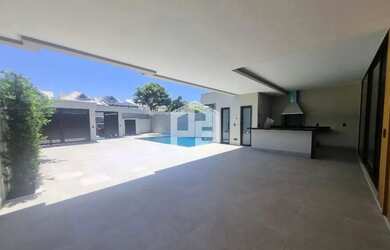 Imagem 2: Casa triplex com 4 suítes à venda na Barra da Tijuca - Rio de Janeiro - RJ