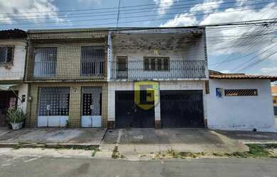 Imagem: A casa em condomínio possui 4 Dormitórios, 2 Banheiros, 2