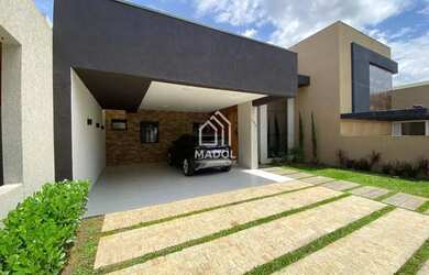 Imagem: A casa em condomínio possui 3 Dormitórios, 1 Banheiro, 4 Vagas