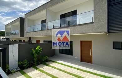 Imagem: A casa possui 4 Dormitórios, 3 Banheiros, 2 Vagas na garagem