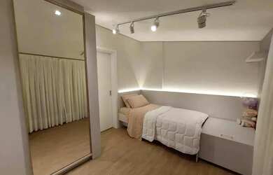 Imagem: A casa possui 2 Dormitórios, 1 Banheiro, 1 Vaga na garagem