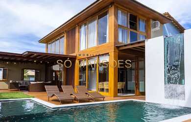 Imagem: A casa em condomínio possui 5 Dormitórios, 5 Banheiros, 209m²