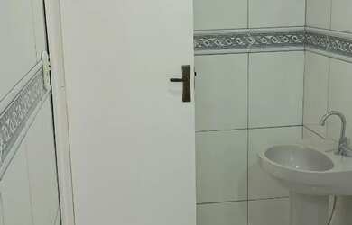 Imagem 6: Casa com 3 quartos, sendo 1 suíte, varanda, sala, sala de jantar, cozinha...