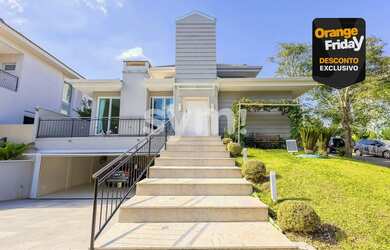 Imagem: A casa em condomínio possui 4 Dormitórios, 5 Banheiros, 5