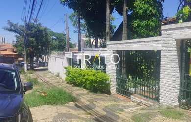 Imagem: A casa possui 5 Dormitórios, 5 Banheiros, 5 Vagas na garagem