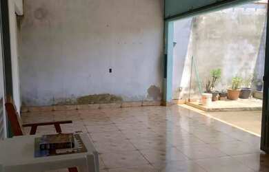 Imagem: A casa possui 2 Dormitórios, 1 Banheiro e está localizado