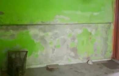 Imagem: A casa possui 2 Dormitórios, 1 Banheiro, 2 Vagas na garagem