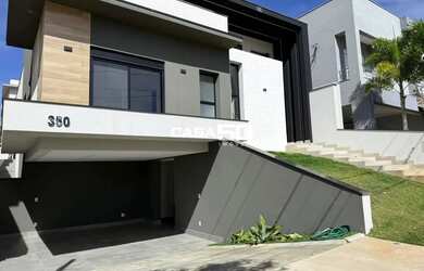 Imagem: A casa em condomínio possui 3 Dormitórios, 3 Banheiros, 4