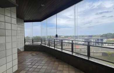 Imagem: A casa em condomínio possui 4 Dormitórios, 5 Banheiros, 3