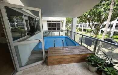 Imagem: O apartamento possui 4 Dormitórios, 4 Banheiros, 2 Vagas na