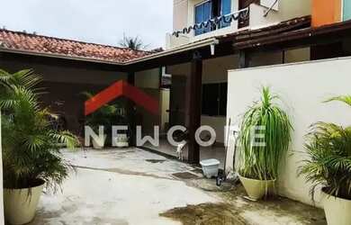 Imagem: A casa possui 2 Dormitórios, 1 Banheiro, 2 Vagas na garagem